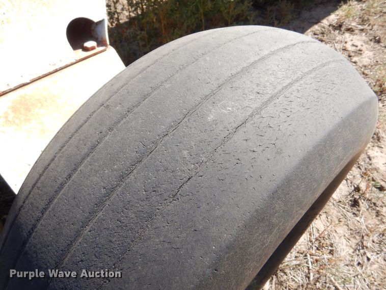 image for item LG9301 (2) anhydrous tanks