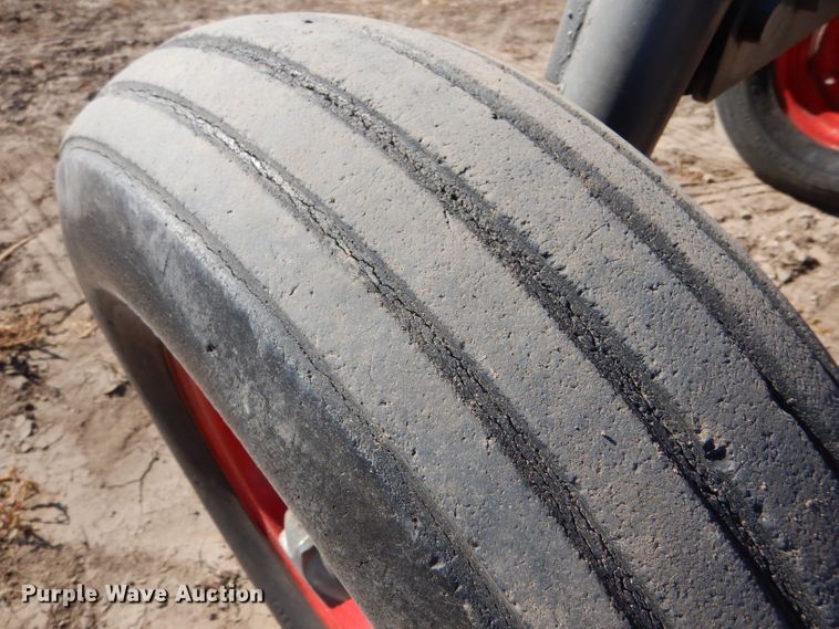 image for item LG9303 1967 Massey Ferguson 180  tractor