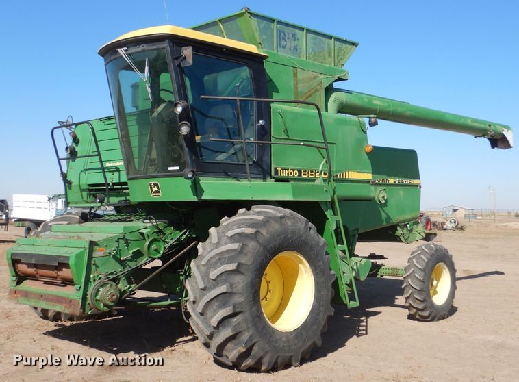 image for item LG9304 1982 John Deere 8820  combine