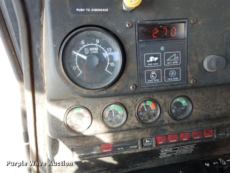 image for item LG9304 1982 John Deere 8820  combine