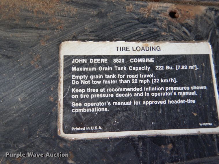 image for item LG9304 1982 John Deere 8820  combine