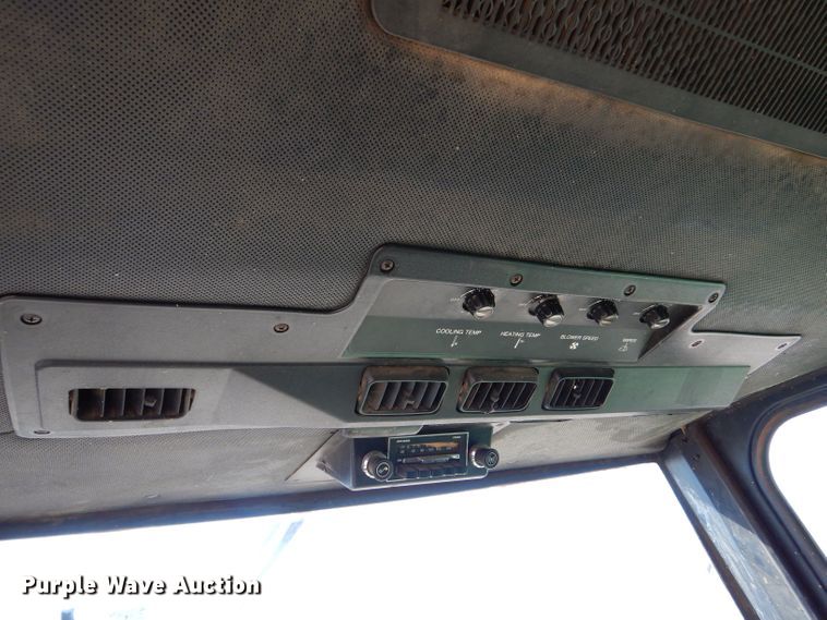 image for item LG9304 1982 John Deere 8820  combine