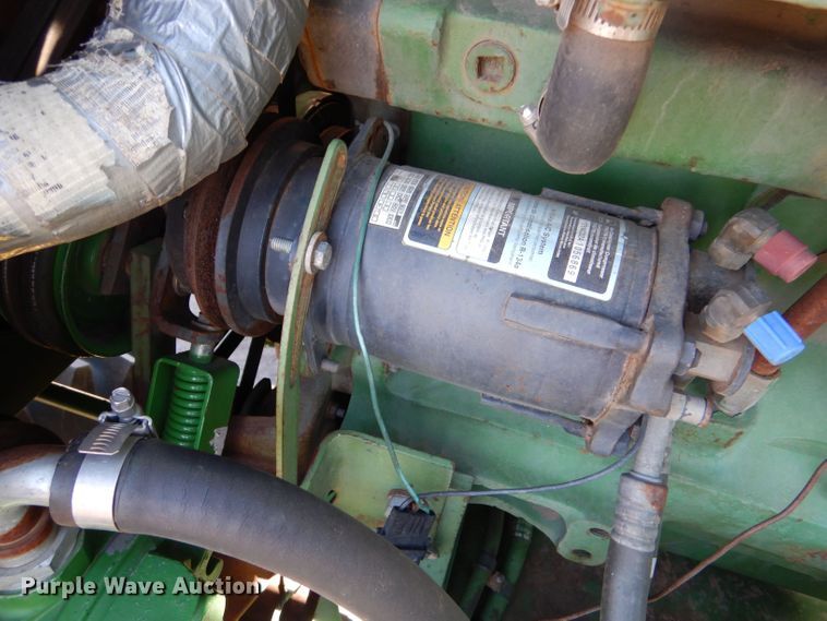 image for item LG9304 1982 John Deere 8820  combine