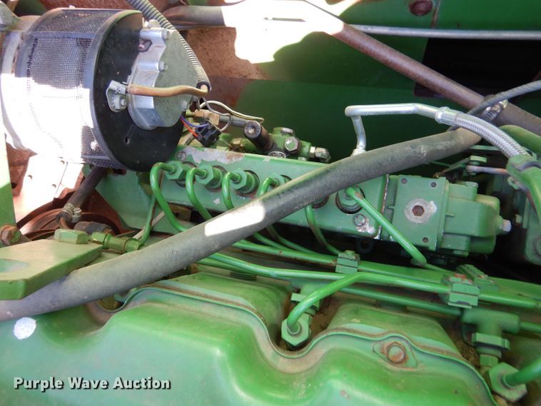 image for item LG9304 1982 John Deere 8820  combine