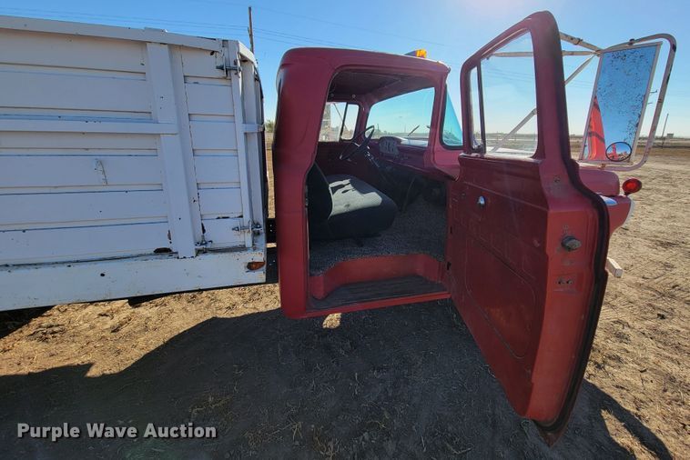 image for item LG9305 1958 Ford  grain truck