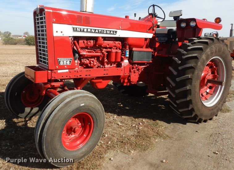 image for item LG9789 1970 International Farmall 856  tractor