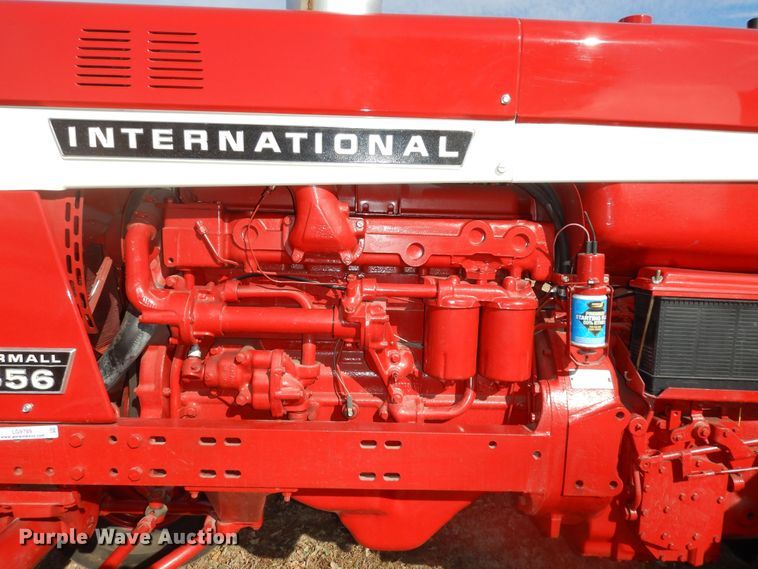 image for item LG9789 1970 International Farmall 856  tractor