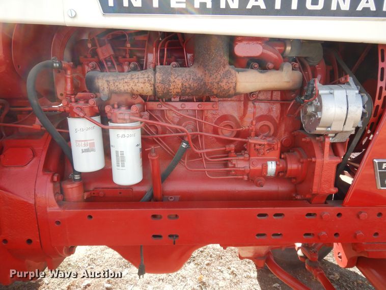 image for item LG9789 1970 International Farmall 856  tractor