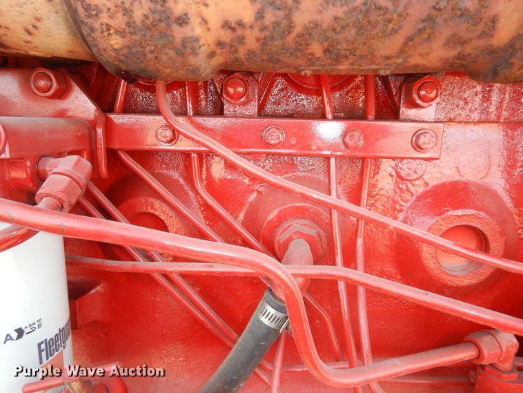 image for item LG9789 1970 International Farmall 856  tractor