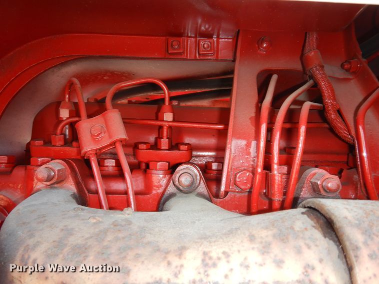 image for item LG9789 1970 International Farmall 856  tractor
