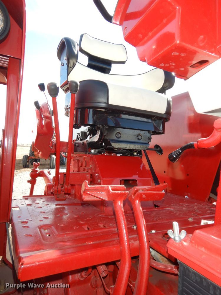 image for item LG9789 1970 International Farmall 856  tractor