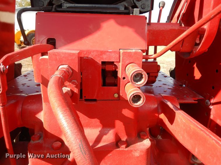 image for item LG9789 1970 International Farmall 856  tractor