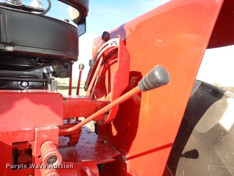 image for item LG9789 1970 International Farmall 856  tractor