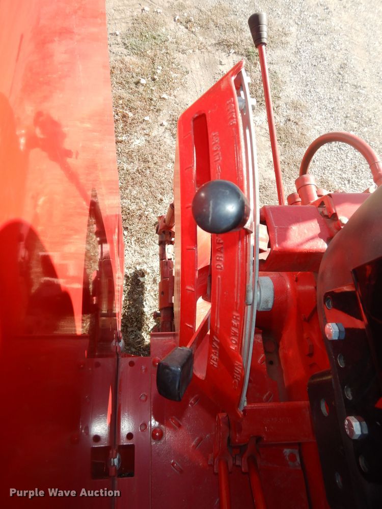 image for item LG9789 1970 International Farmall 856  tractor