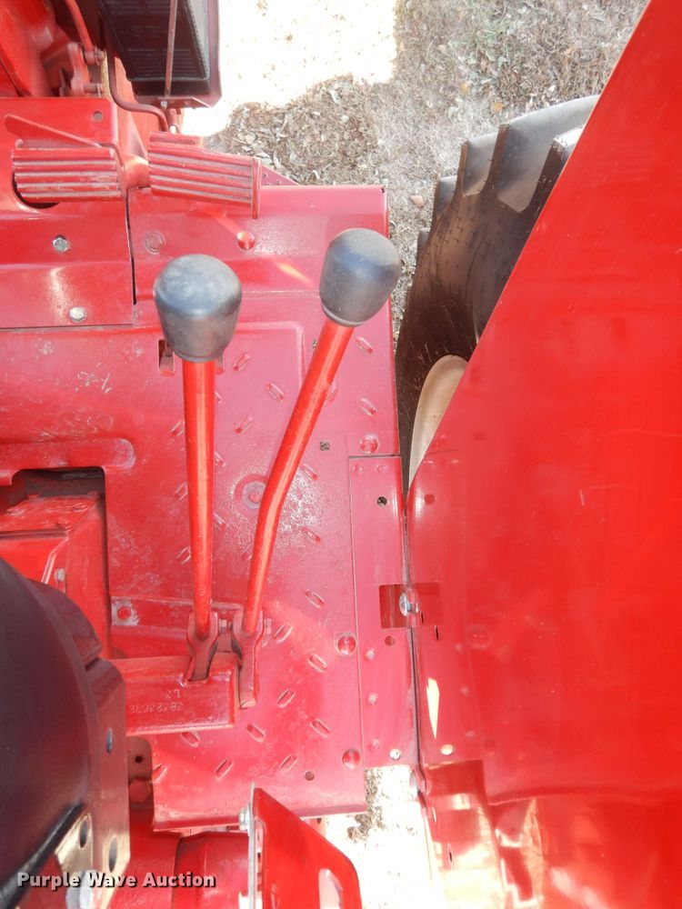 image for item LG9789 1970 International Farmall 856  tractor