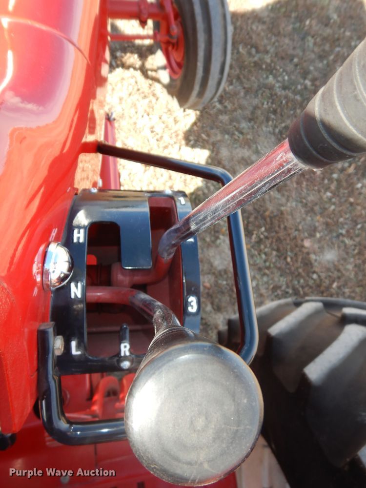 image for item LG9789 1970 International Farmall 856  tractor