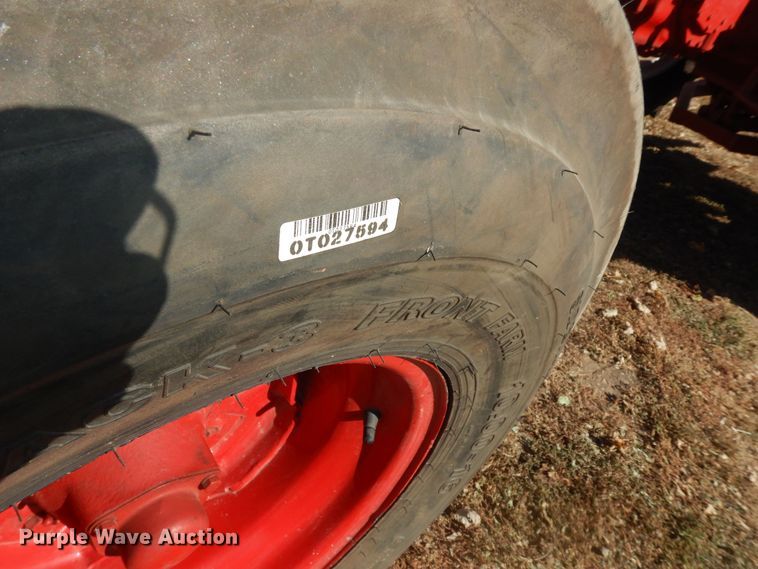 image for item LG9789 1970 International Farmall 856  tractor