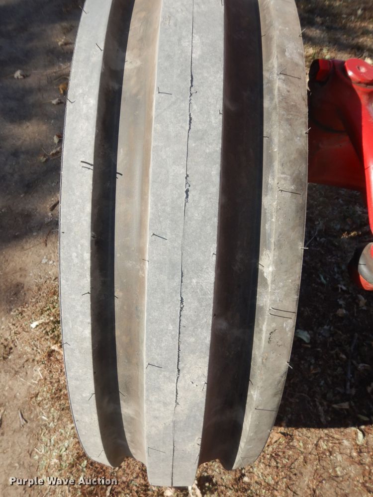 image for item LG9789 1970 International Farmall 856  tractor