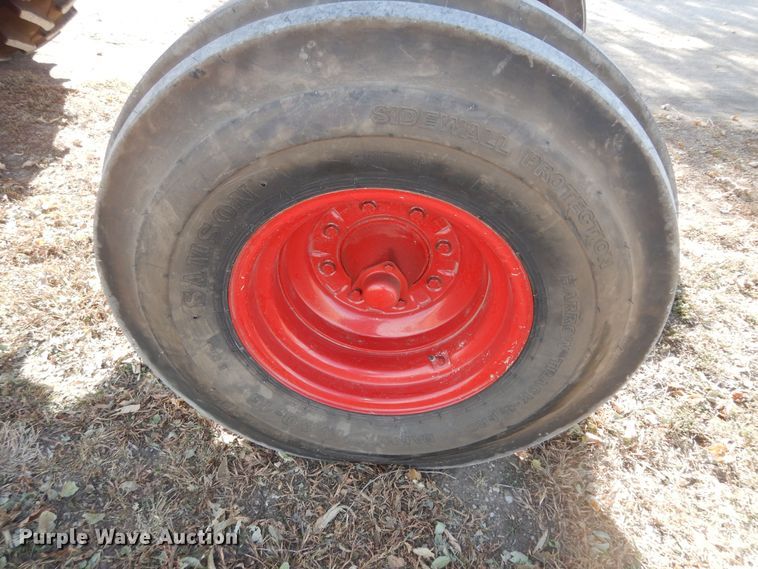 image for item LG9789 1970 International Farmall 856  tractor