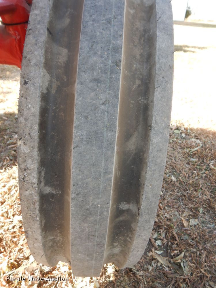 image for item LG9789 1970 International Farmall 856  tractor