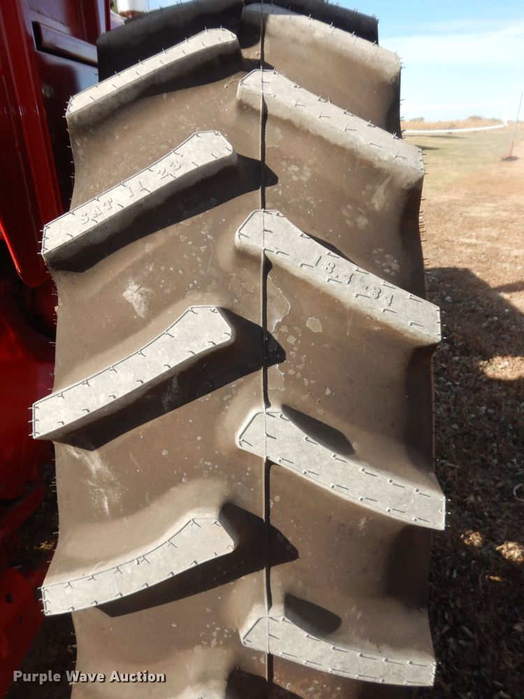 image for item LG9789 1970 International Farmall 856  tractor