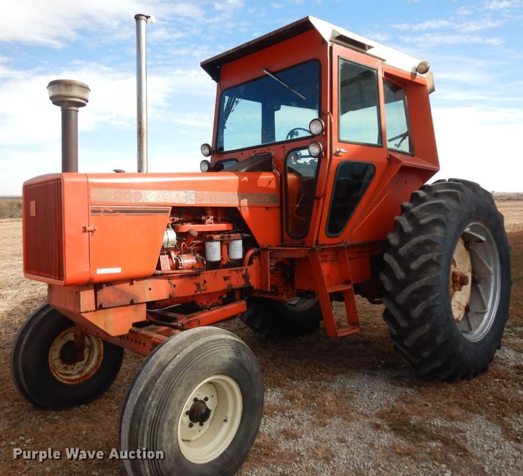 image for item LG9791 1972 Allis Chalmers 200  tractor