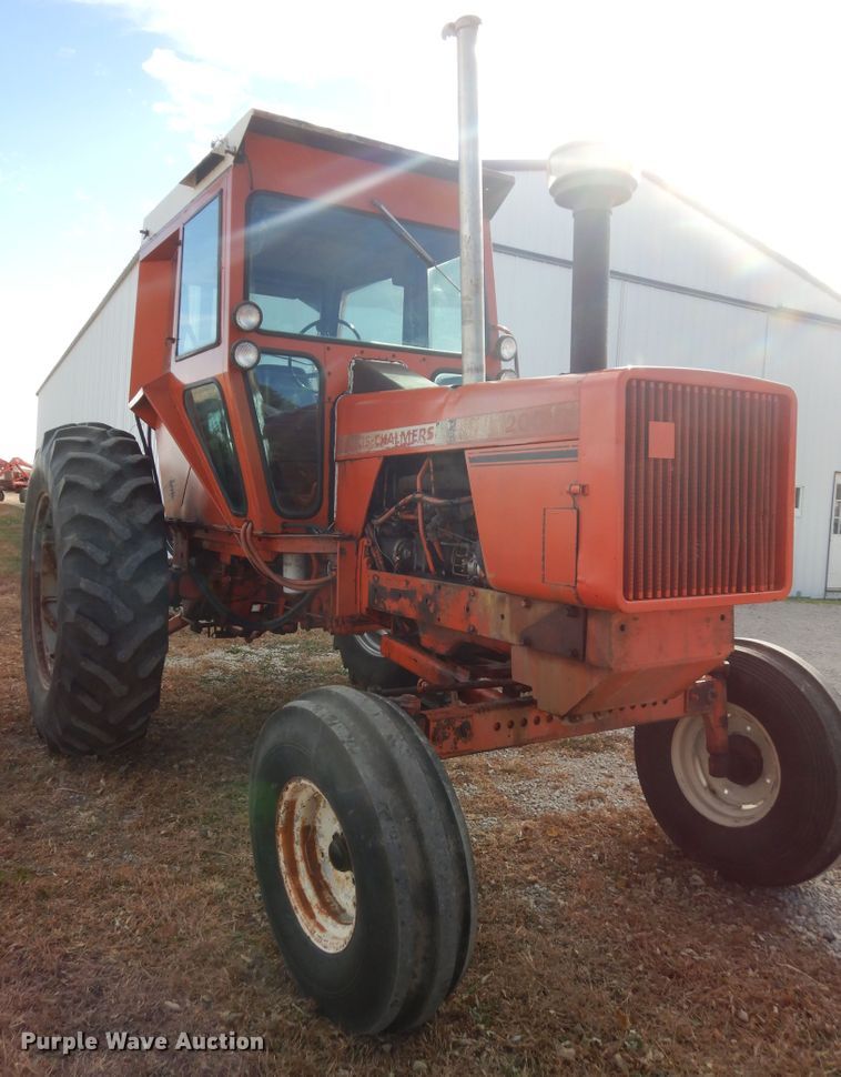 image for item LG9791 1972 Allis Chalmers 200  tractor