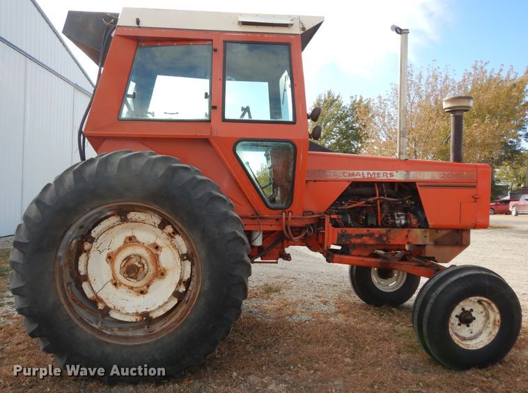 image for item LG9791 1972 Allis Chalmers 200  tractor