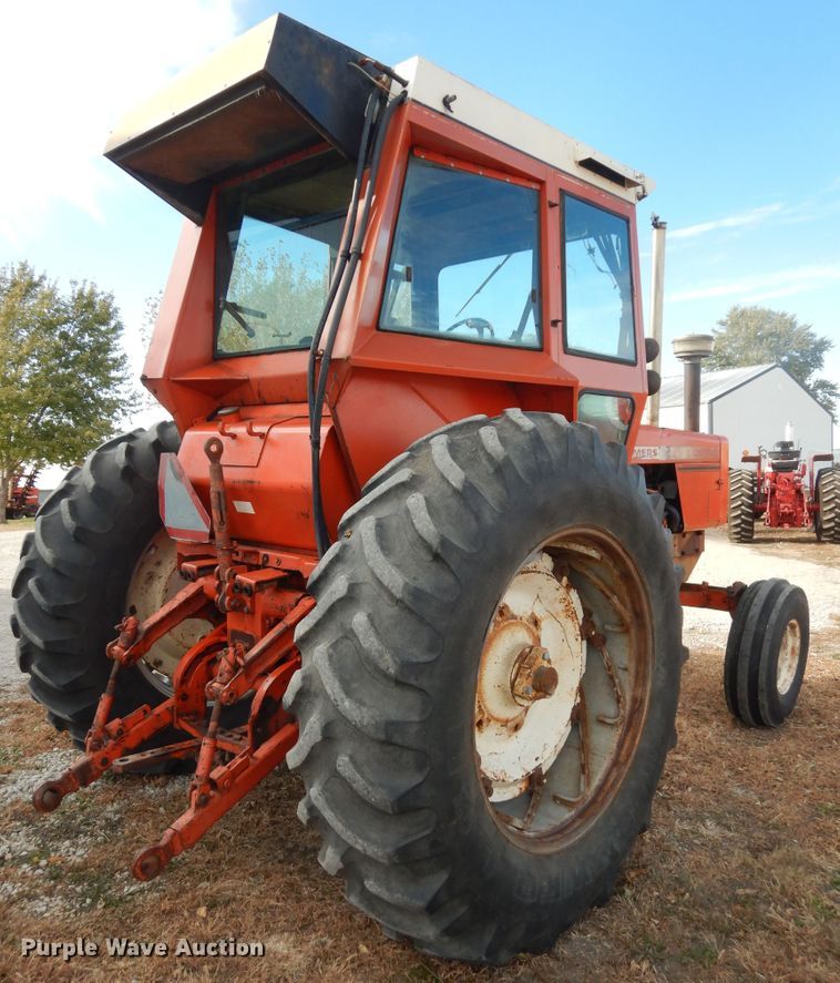 image for item LG9791 1972 Allis Chalmers 200  tractor