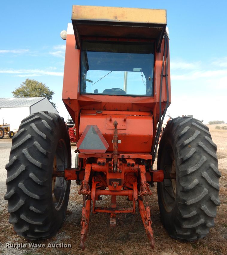 image for item LG9791 1972 Allis Chalmers 200  tractor