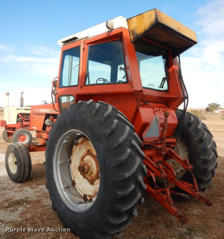 image for item LG9791 1972 Allis Chalmers 200  tractor