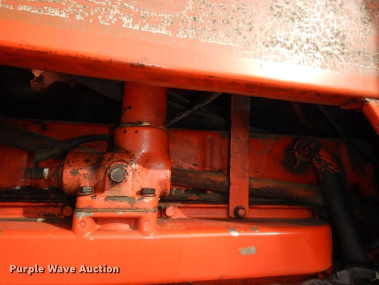 image for item LG9791 1972 Allis Chalmers 200  tractor