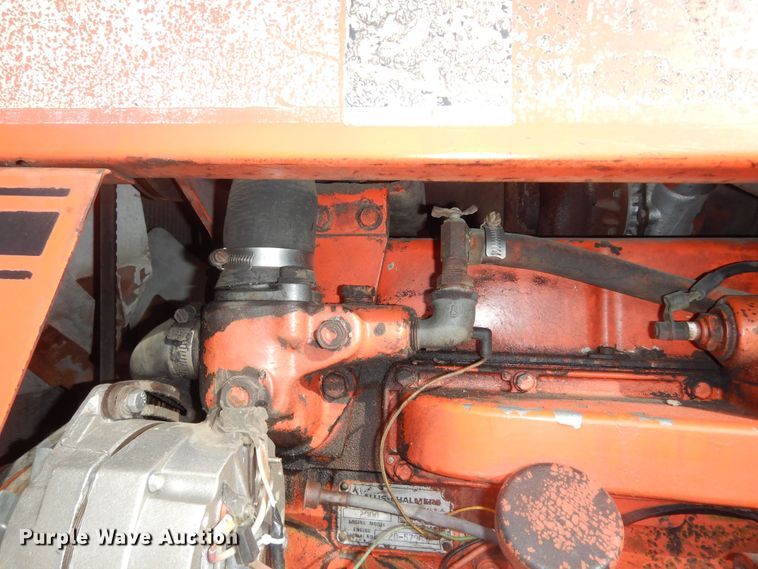image for item LG9791 1972 Allis Chalmers 200  tractor