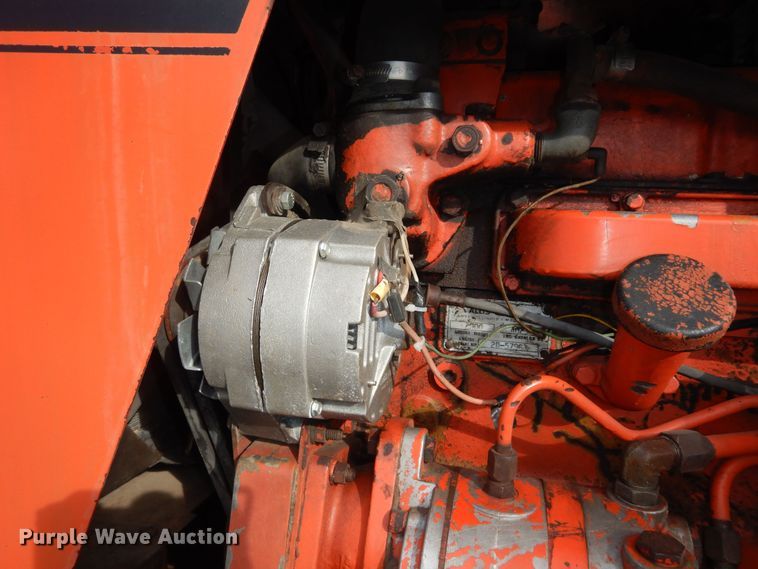 image for item LG9791 1972 Allis Chalmers 200  tractor