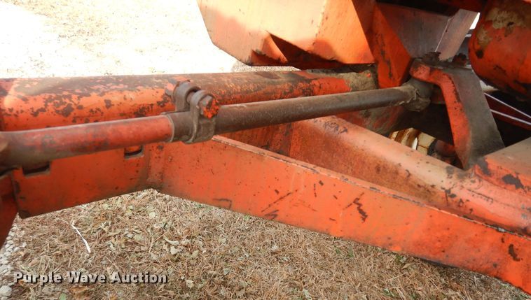 image for item LG9791 1972 Allis Chalmers 200  tractor