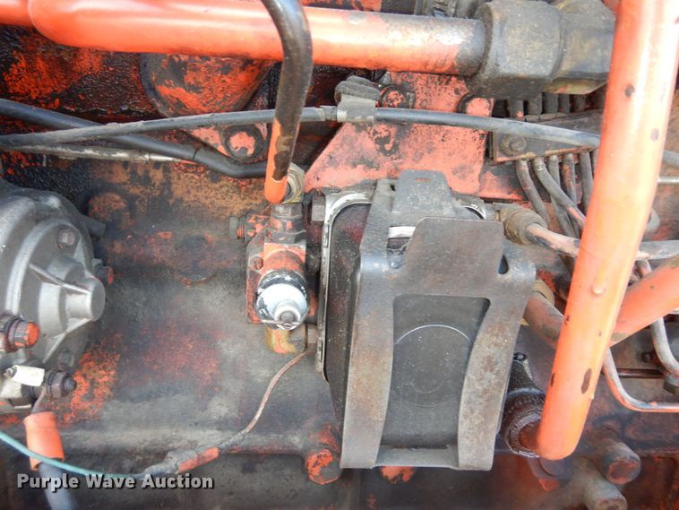 image for item LG9791 1972 Allis Chalmers 200  tractor