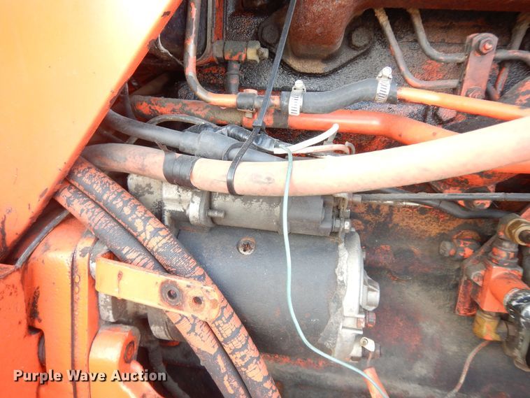 image for item LG9791 1972 Allis Chalmers 200  tractor