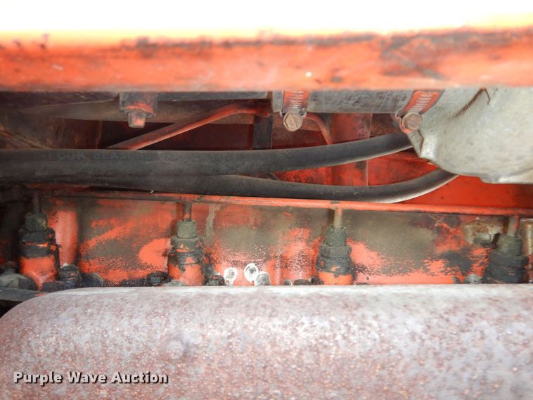 image for item LG9791 1972 Allis Chalmers 200  tractor