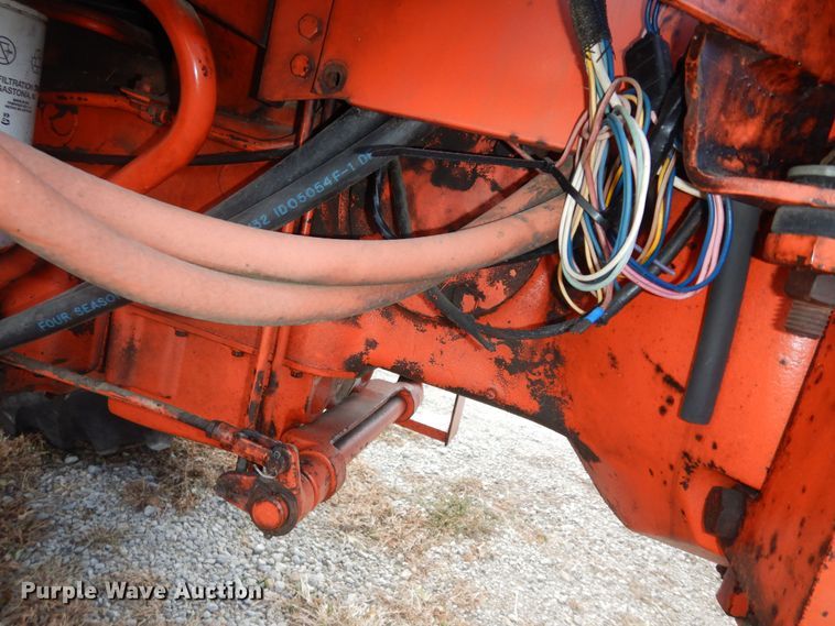 image for item LG9791 1972 Allis Chalmers 200  tractor