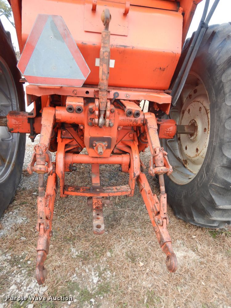image for item LG9791 1972 Allis Chalmers 200  tractor