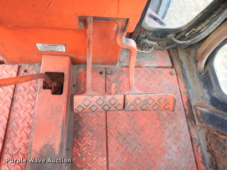 image for item LG9791 1972 Allis Chalmers 200  tractor