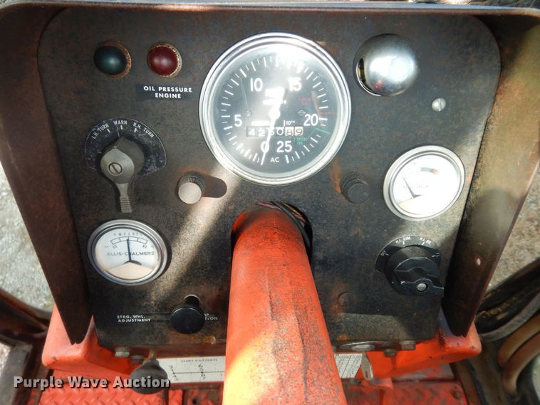 image for item LG9791 1972 Allis Chalmers 200  tractor