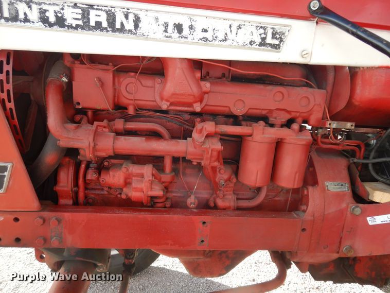 image for item LG9792 1968 International Harvester 856  tractor
