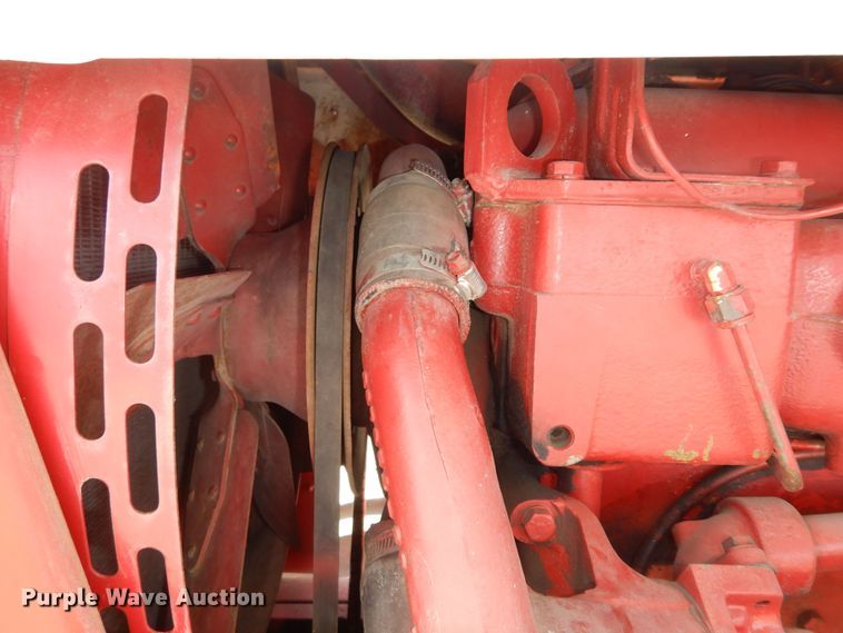 image for item LG9792 1968 International Harvester 856  tractor