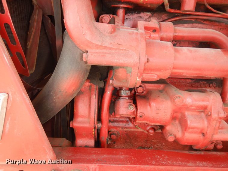 image for item LG9792 1968 International Harvester 856  tractor