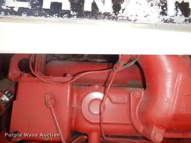 image for item LG9792 1968 International Harvester 856  tractor