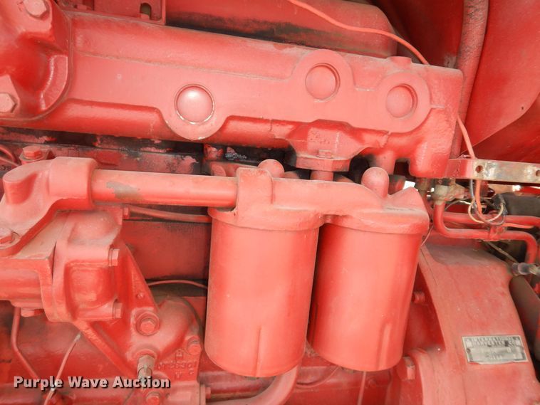 image for item LG9792 1968 International Harvester 856  tractor