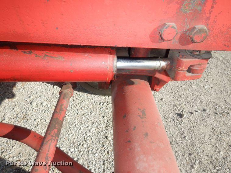 image for item LG9792 1968 International Harvester 856  tractor