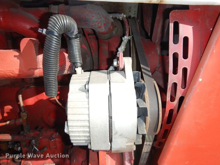 image for item LG9792 1968 International Harvester 856  tractor