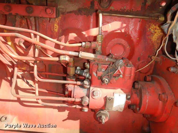 image for item LG9792 1968 International Harvester 856  tractor